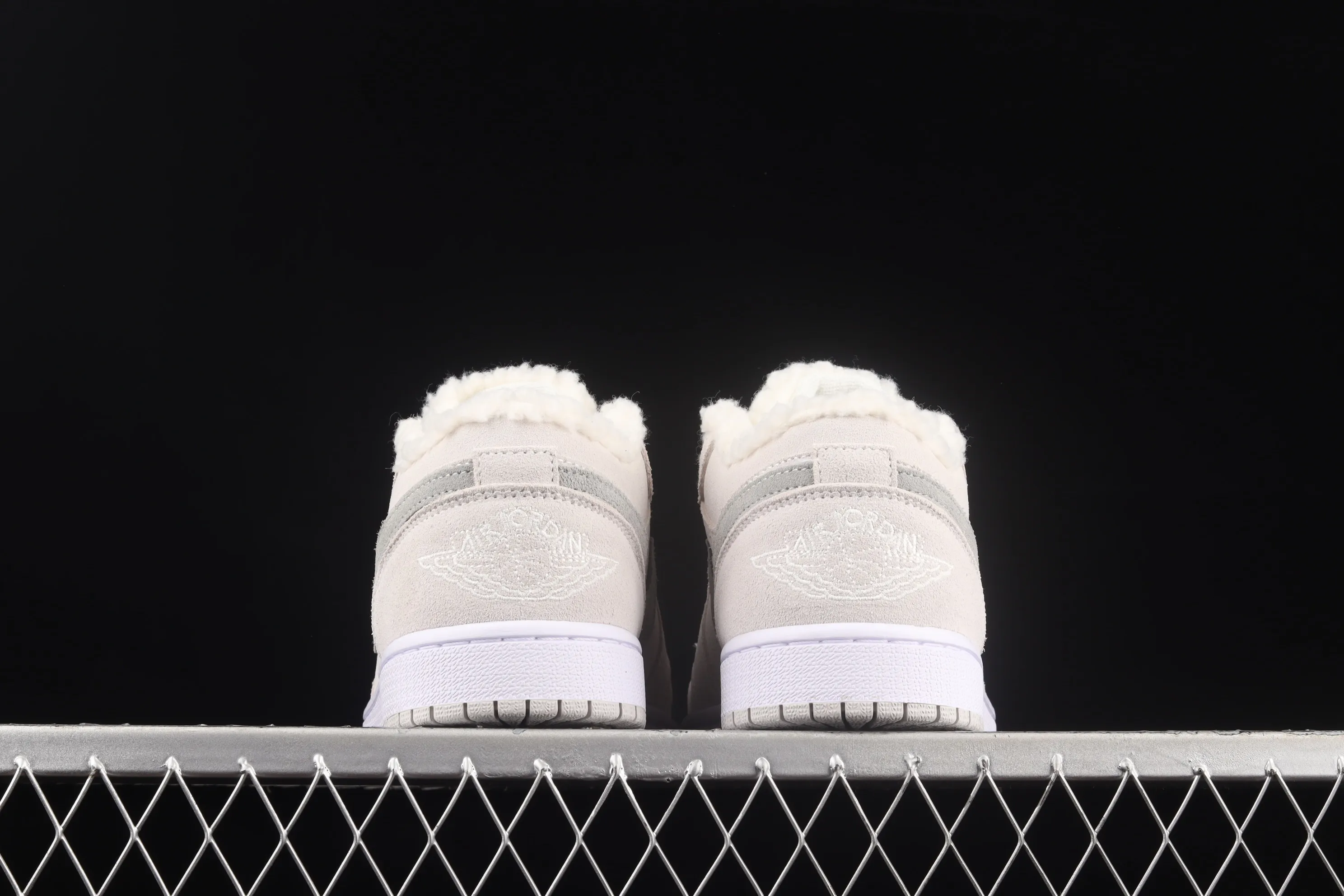 All Categories Air Jordan Jordan Series Basketball Shoes Air Jordan 1 Low Air Jordan 1 Low "Sherpa Fleece" AJ1 Joe 1 Beige Velvet Low-top Cultural Leisure Sports Basketball Shoes DO0750-002